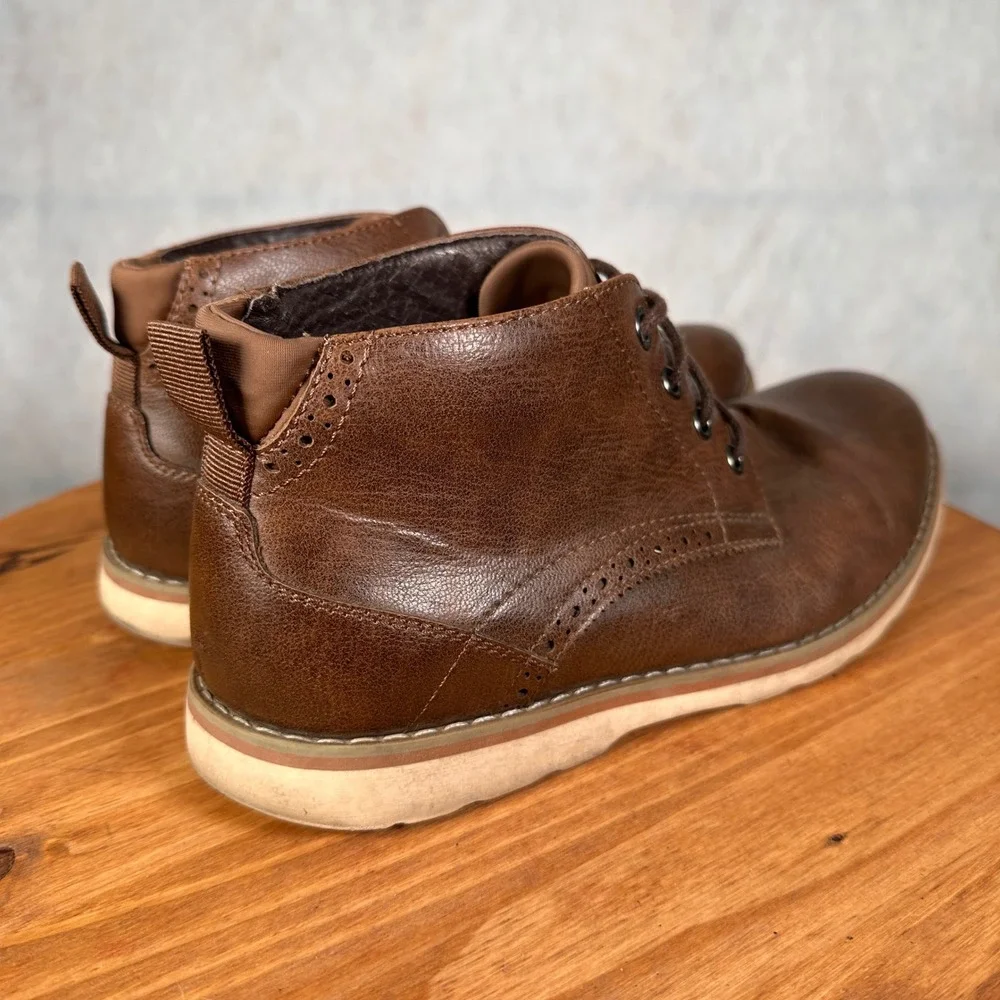 Madden Chukka Boots Mens Size 9 Brown Good Lace Up Brogue Detail Ortholite